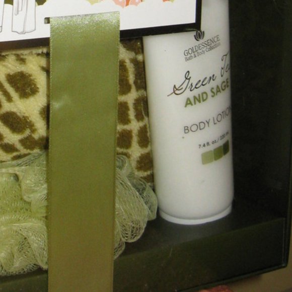 Robe Set Luxury Loofah Body Lotion Shower Gel Printed Kimono Robe Gold Essence - Picture 4 of 4